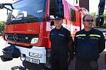 Z předávání cisternových automobilových stříkaček jednotkám sborů dobrovolných hasičů v Říčanech.