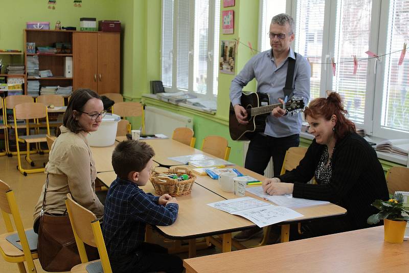 Ze zápisu dětí do první třídy v Základní škole Jiráskova v Benešově.