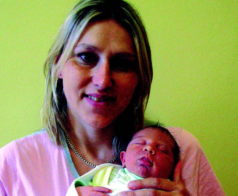 Prvním potomkem rodičů Evy Pivoňkové a Martina Radochliba je dcerka Terezka. Narodila se 20. července čtyřicet minut po druhé hodině ranní, vážila 3,45 kg a měřila 50 cm. Domů si ji rodiče odvezou do Struhařova.