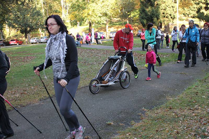 První ročník charitativního Nordic Walking pochodu na Konopišti se tam konal v sobotu 14. října.