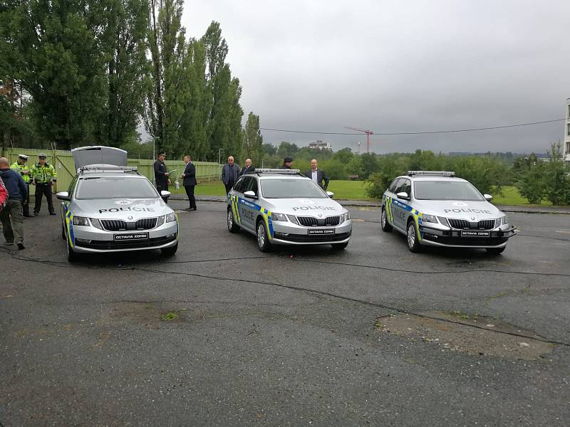 Z představení nových policejních vozidel Škoda Octavia combi.