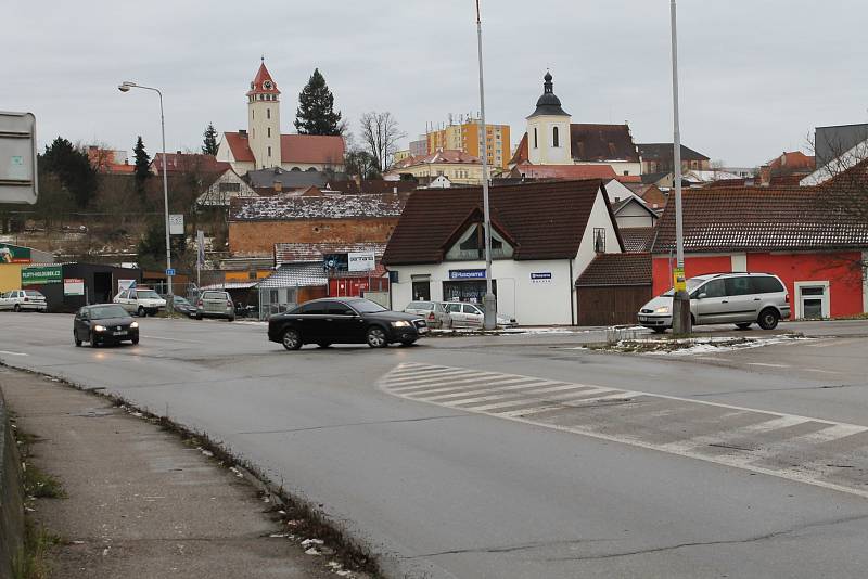 Výstavba kruhového objezdu ve Vlašimi se chystá již řadu let.