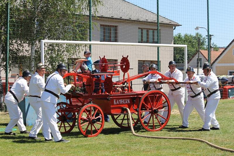 Oslavy sto čtyřiceti let Sboru dobrovolných hasičů Kamberk.