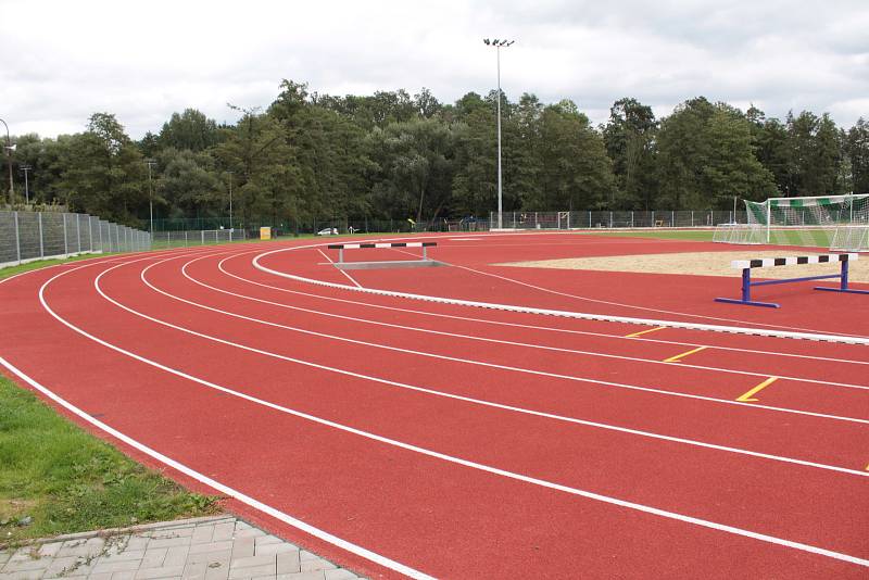 Atletický stadion Na Sladovce v Benešově.