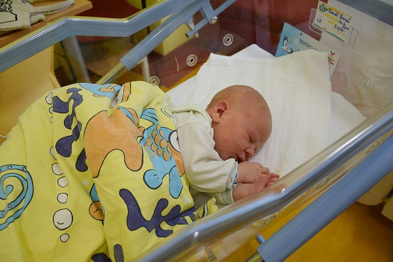Tomáš Bareš se Markétě a Radkovi narodil v benešovské nemocnici 26. června 2022 v 15.03 hodin, vážil 3630 gramů. Doma v Nesvačilech na něj čekaly sestry Tereza (15) a Veronika (13).