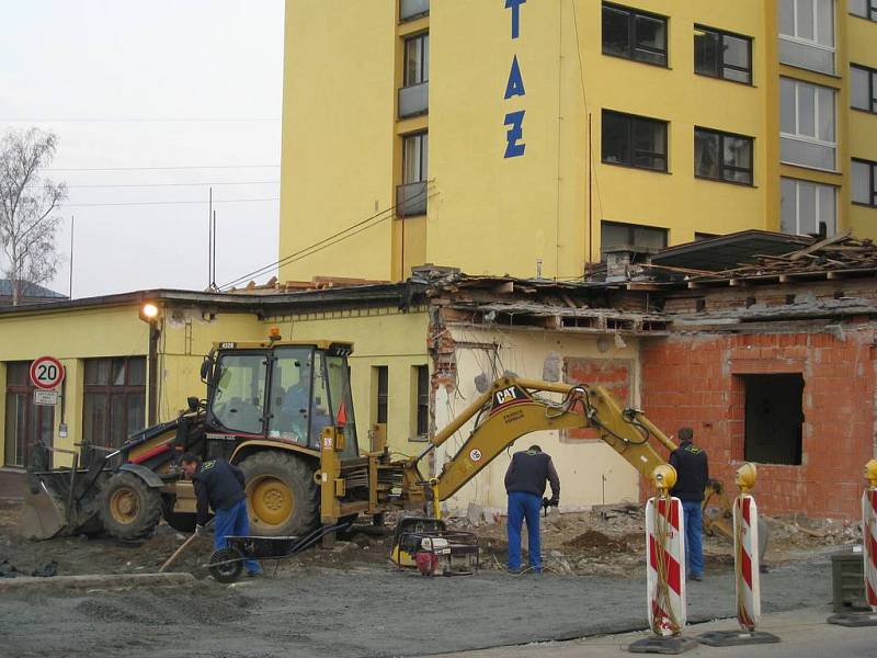 Stavba supermarketu Lidl v Týnci