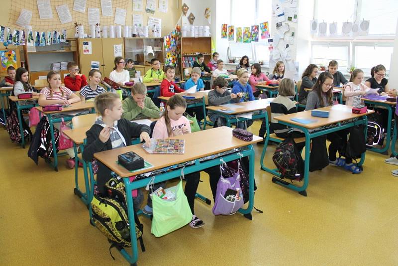 Žáci 5. C z vlašimské ZŠ Vorlina dostali pololetní vysvědčení.