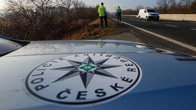 Policejní kontrola na hranicích okresů. Ilustrační foto.