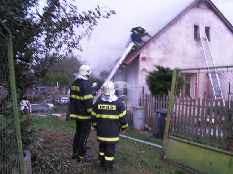 Požár rodinného domu v Poříčí nad Sázavou