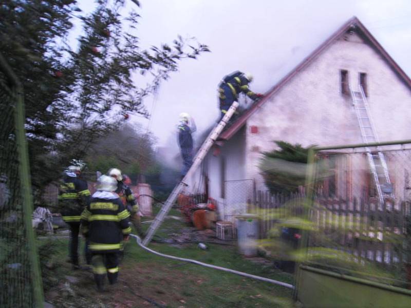Požár rodinného domu v Poříčí nad Sázavou