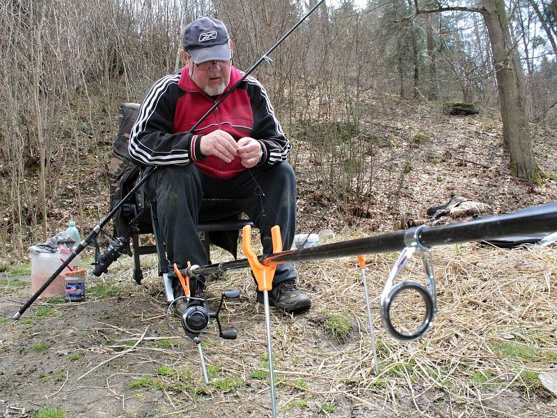 Rybaření u Konopišťského potoka nedaleko Benešova.