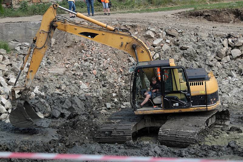 Pivovarský rybník v Louňovicích pod Blaníkem.