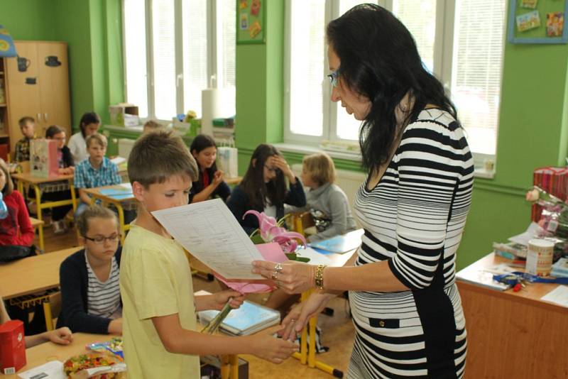 Žáci a žákyně z benešovské školy se rozloučili s prvním stupněm