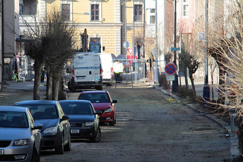 Revitalizaci Jiráskovy ulice v Benešově předchází rekonstrukce kanalizace.