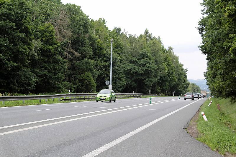 Úsek silnice I/3 od Poříčí nad Sázavou do Tužinky.