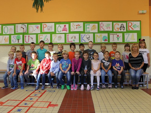 Základní škola Sídliště ve Vlašimi: třída 1.A s učitelkou Danou Bayerovou.
