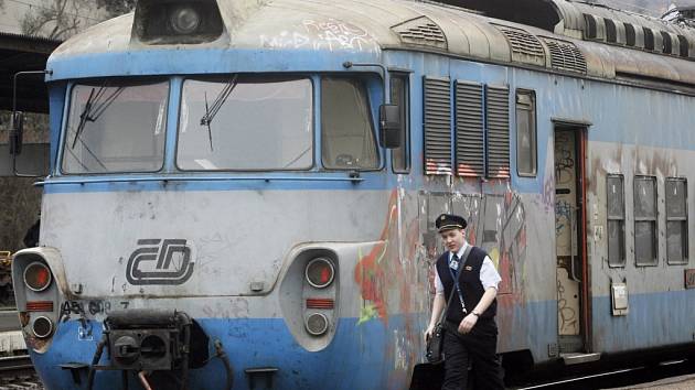 Ve starém pantografu si v sobotu 15. října lidé zavzpomínají na dřívější standard v cestování po české železnici.