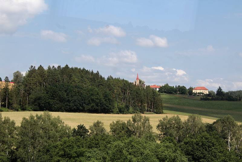 Ze slavnostního otevření úseku IV. železničního tranzitního koridou mezi Voticemi a Sudoměřicemi.