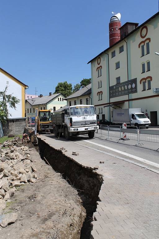 Výstavba nového oplocení u MŠ Berušky.