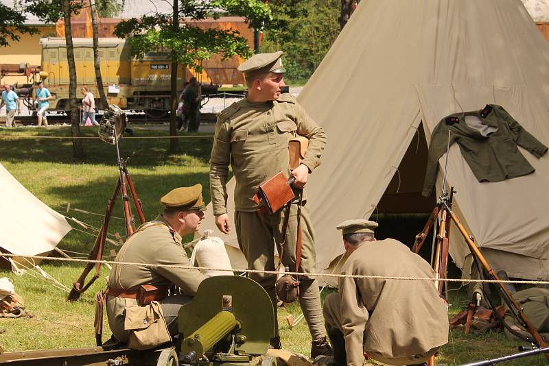 Vojenské technické muzeum se opět po roce velkolepě otevřelo veřejnosti. Dvacátou druhou sezonu zahájil průlet letounů i ukázka bitvy u Zborova.