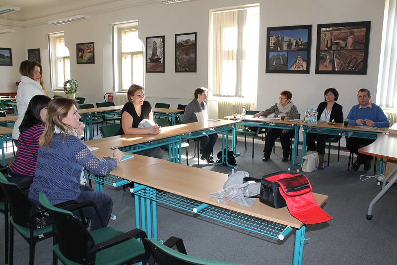 Mateřské centrum Hvězdička spolu s Úřadem práce Benešov uspořádali besedu na téma Návrat do práce.