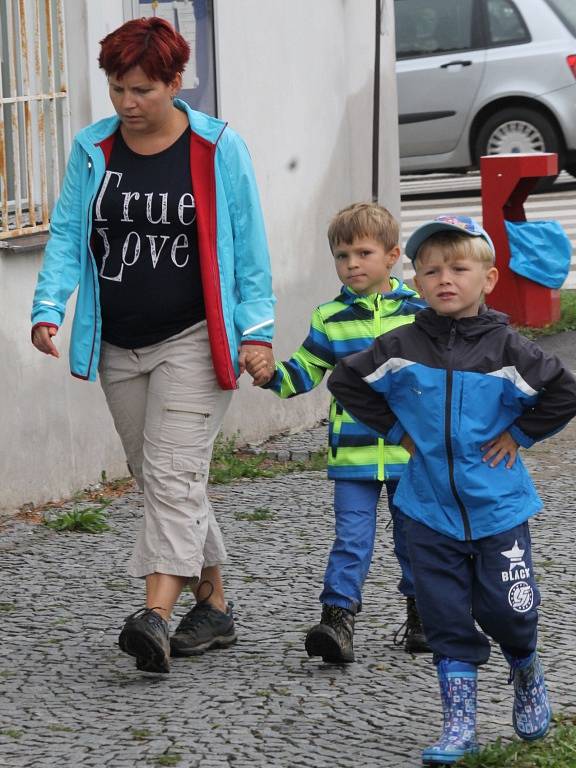 Bystřická šlápota je vhodná i třeba jenom  jako příjemná procházka po okolí před obědem, nebo coby lehká tůra pro celé rodiny. 