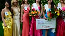 Z šatny a zákulisí volby Miss hasička Středočeského kraje 2013 na Konopišti.