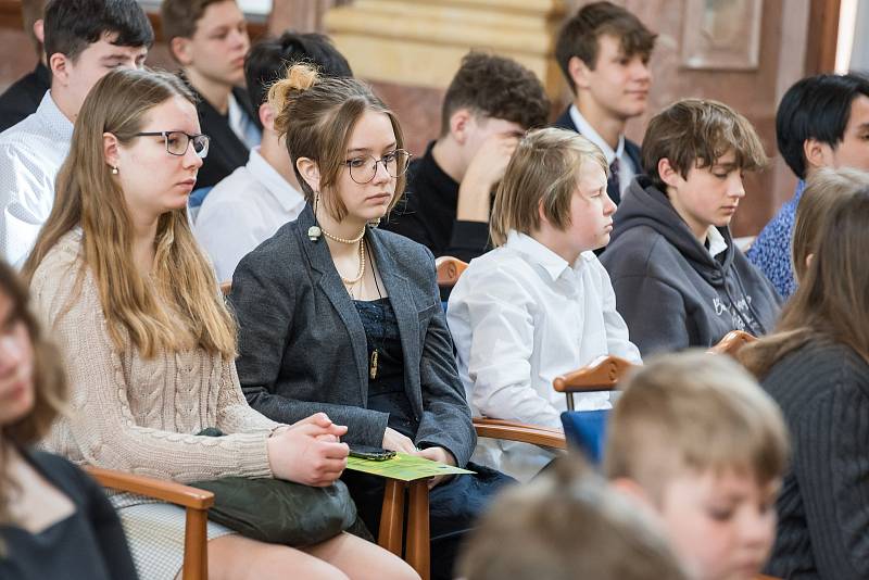 Setkání ve Valdštejnském paláci na pražské Malé Straně připomnělo 80. výročí tragických událostí z období nacistické okupace.