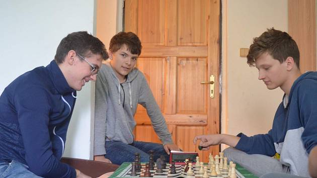 Mistrovství Čech mládeže v šachu se zúčastnily i děti z Benešova -  Benešovský deník