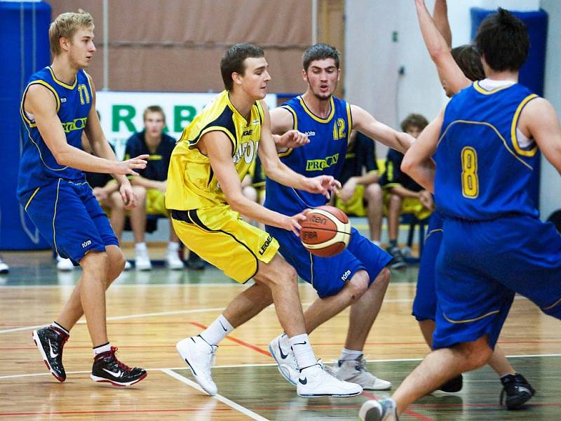 Benešovští basketbalisté jen těsně ze Zlínem prohráli.