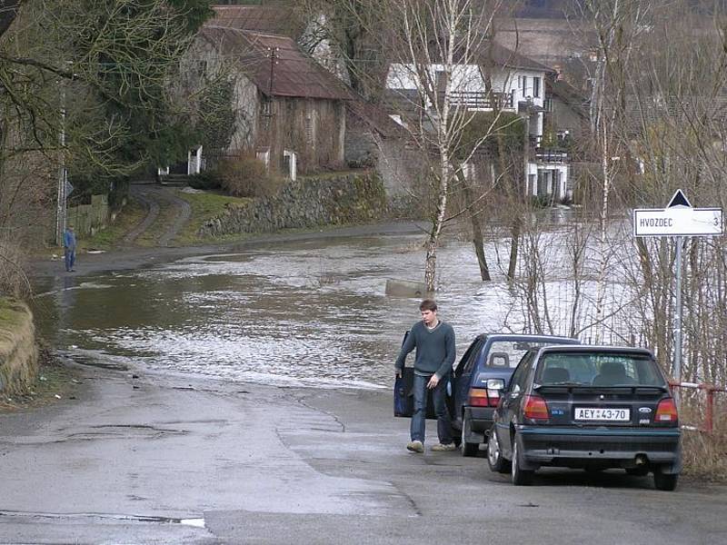 Povodeň v Poříčí nad Sázavou 29. března 2006.