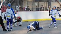 Třetí čtvrtfinálový zápas extraligy hokejbalu Vlašim - Alpiq Kladno 1:2.