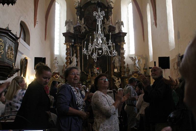 Koncert Hradišťanu a Jiřího Pavlici zahájil Načeradecké hudební léto.