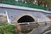 Přestavba mostu v Borovnici, který je starý 210 let stála zhruba  8,4 milionu korun. 