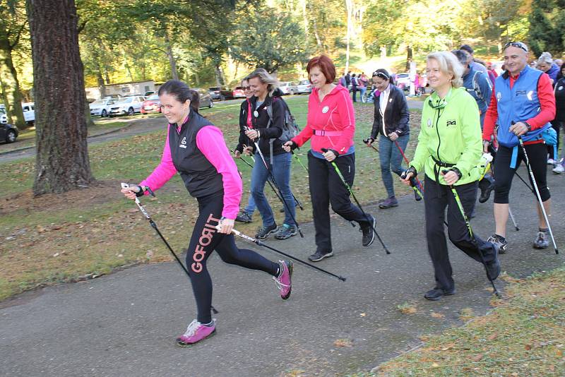 První ročník charitativního Nordic Walking pochodu na Konopišti se tam konal v sobotu 14. října.