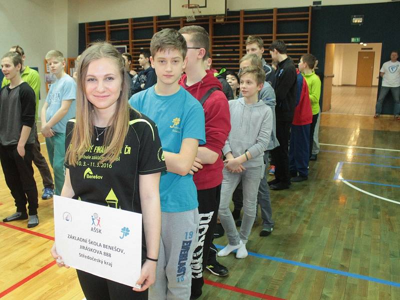 Vyhlášení výsledků Mistrovství mladých florbalistů v Benešově.