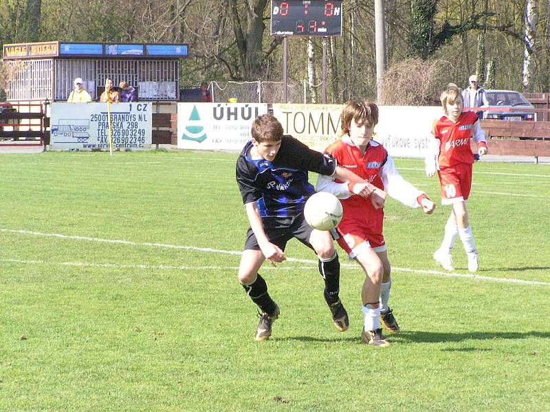 Fotbalový zápas krajského přeboru starších žáků Brandýs/Boleslav - Benešov 1:0. 