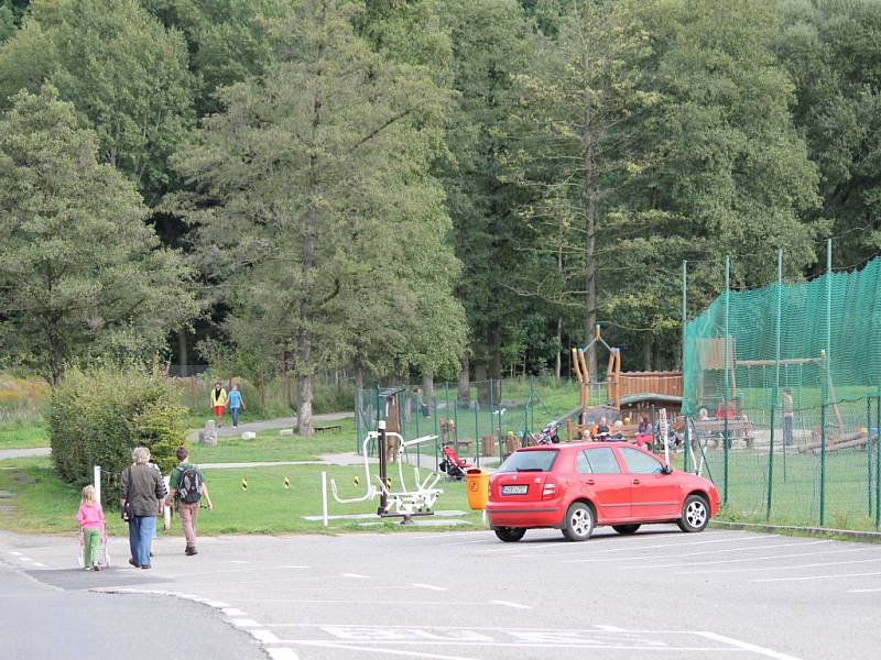 U zimního stadionu v Benešově vyroste do konce roku minihřiště s umělou trávou.