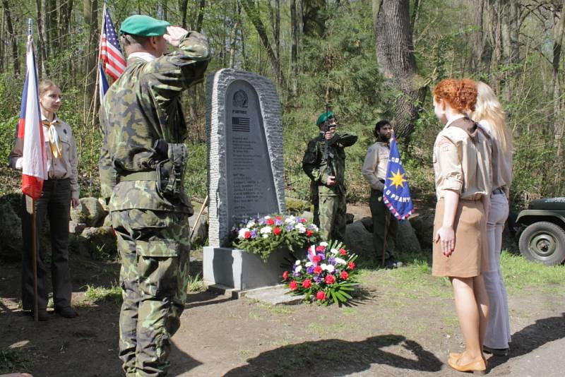 Pieta u pomníku americkým letcům na Konopišti.