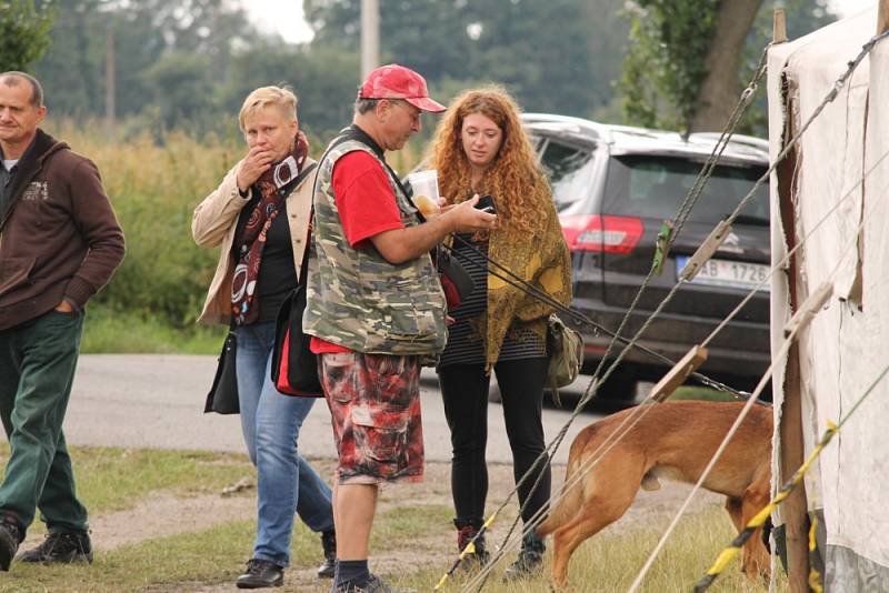 VlčkoviceFest stále pokračuje. Teprve až v neděli ráno se přítomní rozloučí bohoslužbou pod širým nebem.