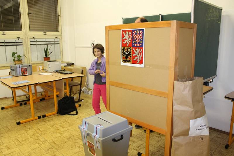 Ve vlašimském gymnáziu volili lidé v rámci okrsku 7 a 10.