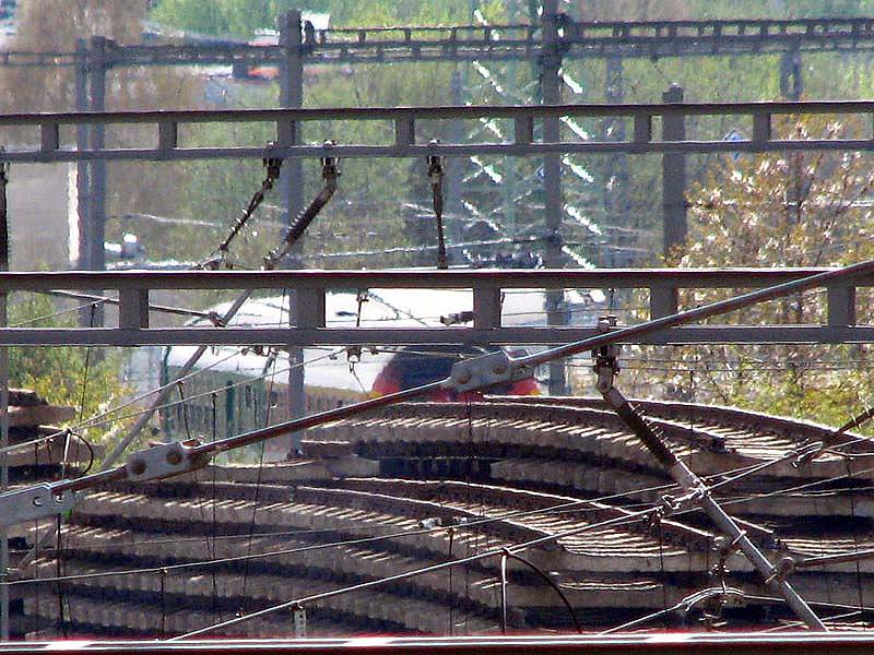 Anonym ohlásil bombu. Cestující museli opustit vlaky i nádraží. Rychlík z Prahy do Českých Budějovic byl odstavený na měnírně.