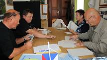 Voličské hlasy sečetla volební komise také v Kamberku.