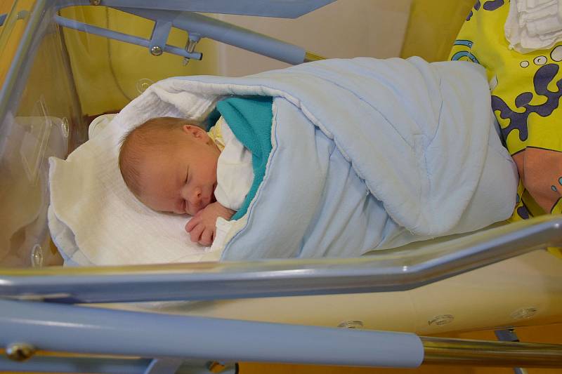 Vojtěch Špaček se manželům Janě a Lukášovi narodil v benešovské nemocnici 19. srpna 2021 v 8.58 hodin, vážil 2910 gramů. Doma ve Voticích na něj čekal bratr Ondřej (5,5).