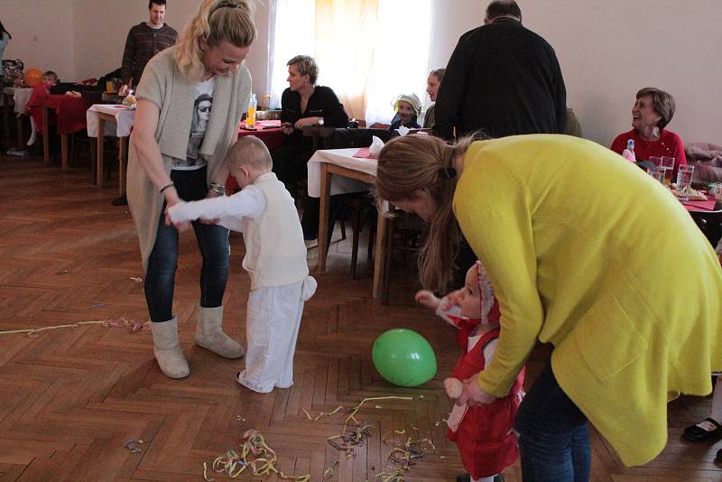 Dětský karneval v Kozmicích.