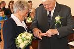 Diamantovou svatbu oslavili manželé Střelkovi ve vranovském kostele spolu se svou rodinou i známými.