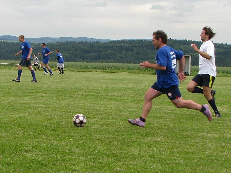 Fotbalový maraton dostal Soběhrdy do České knihy rekordů.