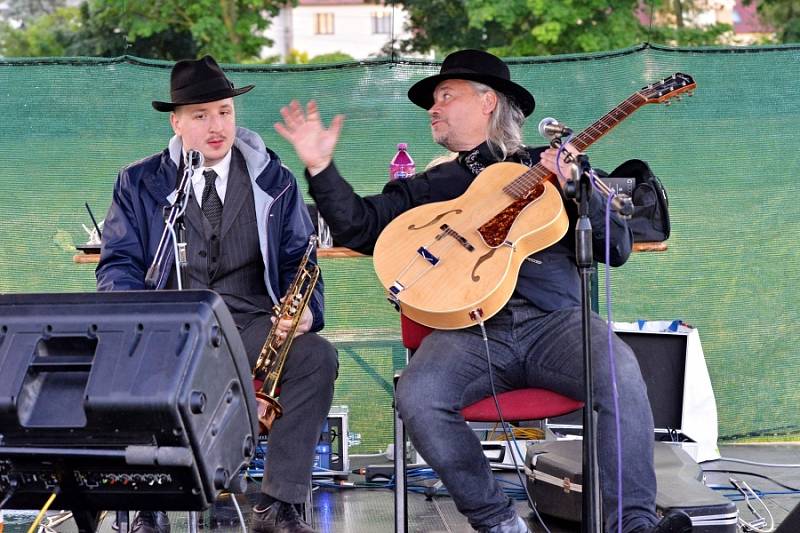 Jubilejní desátý ročník festivalu sázavských hudebníků se, byť s omezeným programem, konal v sobotu 6. června u Panské stodoly v Sázavě.