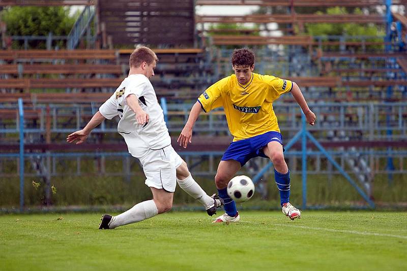 Fotbalový zápas divize Benešov - Malše Roudné 2:2.