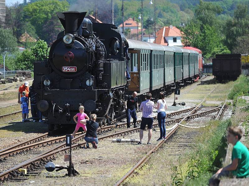 Lokomotivy potěšili ve Vlašimi milovníky vlaků. Zájemci si je prohlédli zvenku i zevnitř.